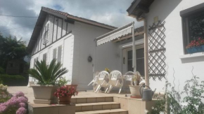 Отель Chambres d'Hôtes Le Perdigon  Эстан